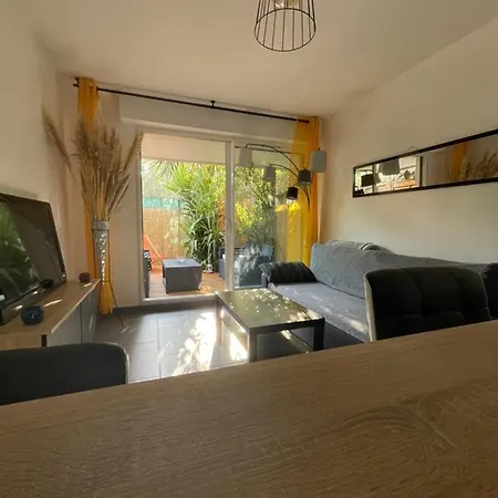 T2 Traversant Rdc Avec Terrasse - Balcon - Parking 2 Places - Clim Portative Appartamento *
