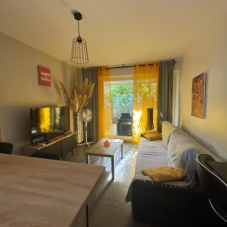 Agreable T2 Traversant Rdc Avec Terrasse - Balcon - Parking 2 Places - Clim Portative